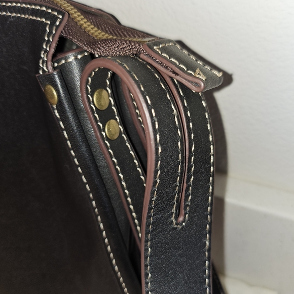 Hobo Black Leather Crossbody Bag - Picture 4 of 10